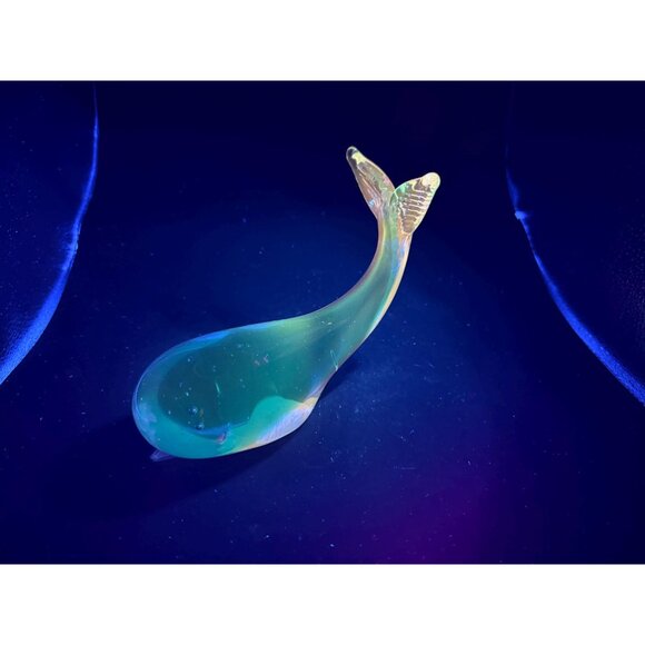 Vintage Blue Glass Whale Paperweight 5" – UV Reactive 365 nm Manganese Glow - Picture 2 of 8